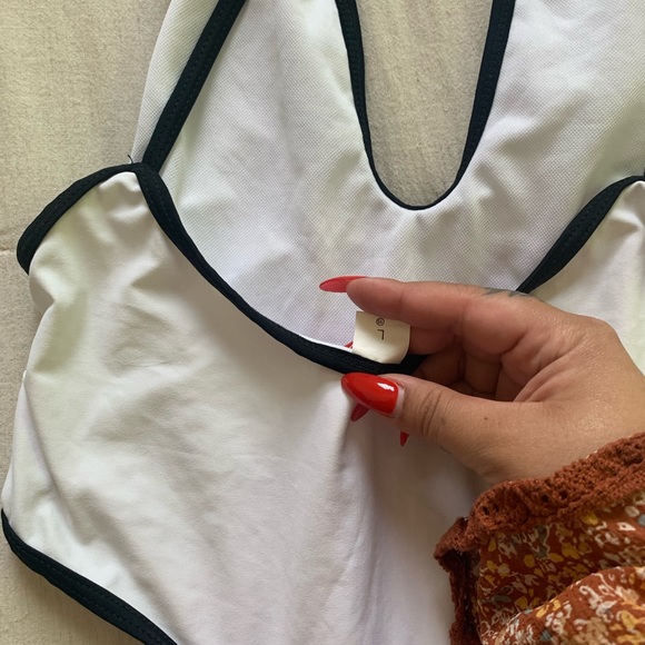 Black and white Brazilian one piece bathing suit size L - Picture 3 of 3